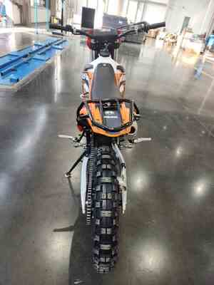 KEWS 175FMN PR300 4T Enduro/Motocross Motorcycle with PR300 Engine 271.3ML Piston Displacement and Electric Starter