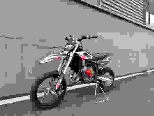 Water-Cooled 6-Speed 2-Stroke Enduro Motorcycle 58.6kg 65cc Dirt Bike for Entry-Level Riders